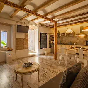  Apartamento En El Corazón De Tarragona. Planta Baja Con Patio.
